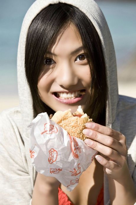 Hot Asian teen Sae Miyazawa strips and shows her big booty outdoors