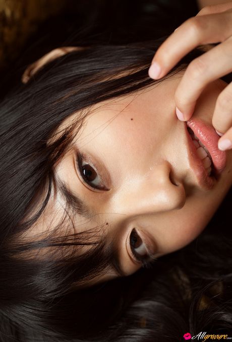 Asian teen Kana Yume removes her dress and shows her perfect butt