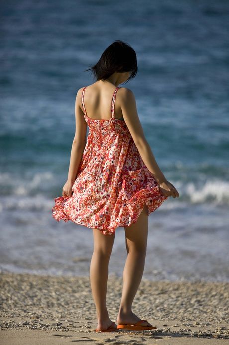 Den asiatiske skønhed Sae Miyazawa tager sit lingeri af og fanger sit himmelklædte udseende