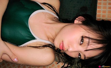 Asian covergirl Haruka Ando gets undressed confidently