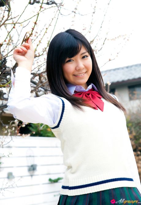 谷垣綾奈是一位喜歡炫耀自己身材的日本辣妹