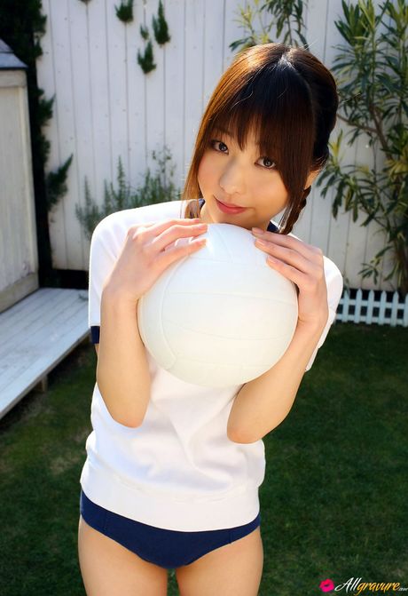 Asian teen Kei Suzukawa displays her tiny tits and poses in a solo