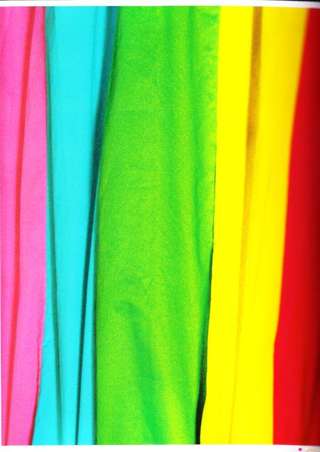 亞洲美女柏木由希 (Yuki Kashiwagi) 展示她巨大的乳房，並在獨奏中捕捉她身著天空服裝的外表