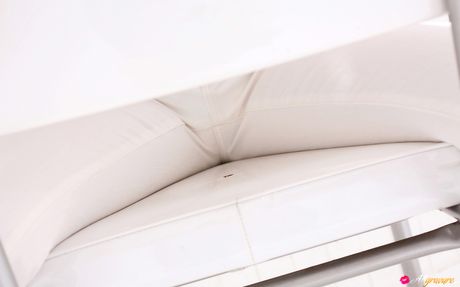 Asian stunner Nene Kamiya sports a closeup of her pussy in a Japanese kimono