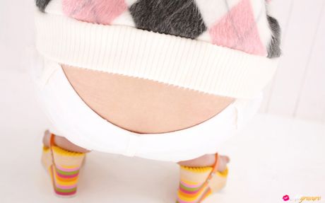 Asian stunner Nene Kamiya sports a closeup of her pussy in a Japanese kimono