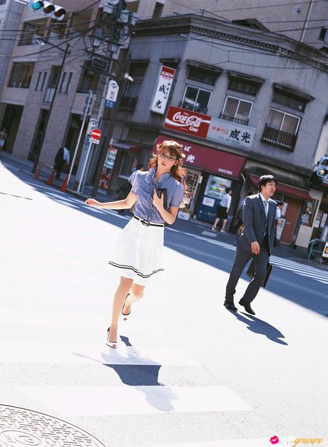 Asian covergirl Nozomi Sasaki takes off her glasses before getting naked