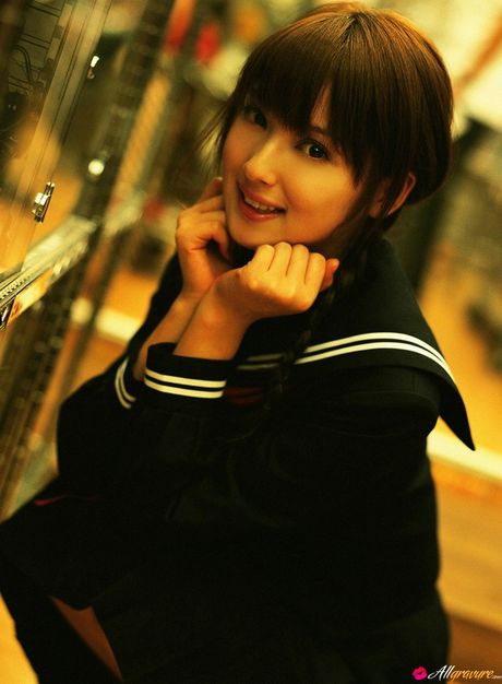 Asian covergirl Nozomi Sasaki takes off her glasses before getting naked