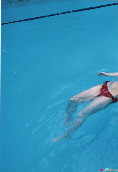 Brown-eyed Japanese beauty Eri Kamei is a sweetie to look at