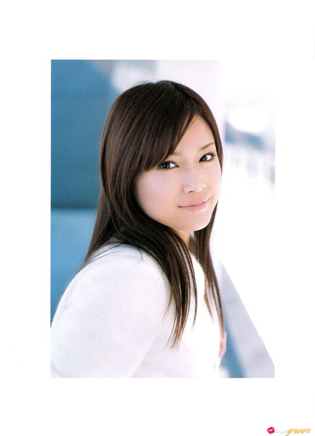 Brown-eyed Japanese beauty Eri Kamei is a sweetie to look at