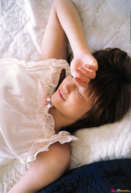 Brown-eyed Japanese beauty Eri Kamei is a sweetie to look at