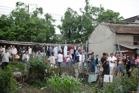 アジアの女の子滝沢乃南がソロで彼女の素晴らしい胸とポーズを披露