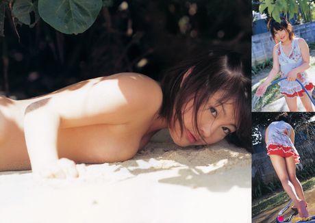 Asian teen Momo Ichii strips off on a sofa confidently