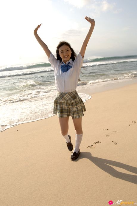 Hot Asian babe Miyuu Sawai posing in her bikini on the beach