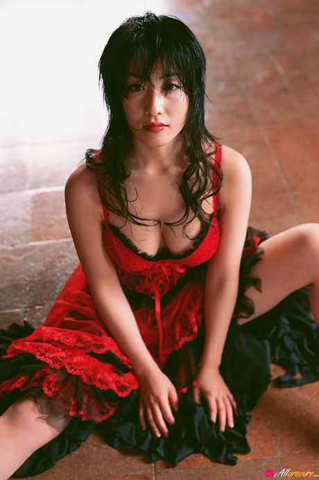 亞洲娃娃 Hiroko Sato 自信脫衣