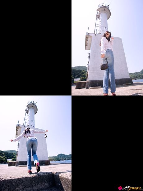 Bikinimodellen Yukie Kawamura viser sine faste bryster og skaldede fisse frem i en solo