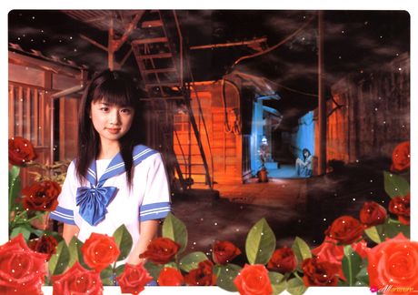 Fingering her pussy and ass in the pool, she looks so sexy