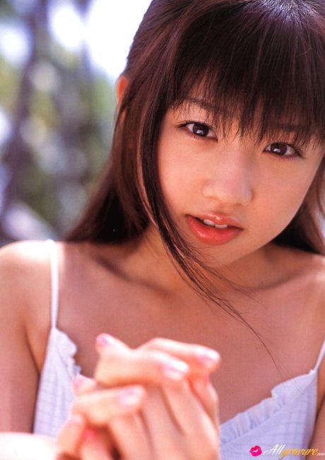 Fingering her pussy and ass in the pool, she looks so sexy