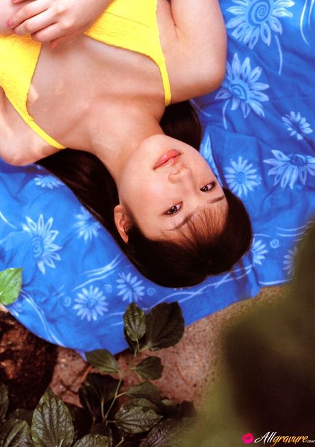 Fingering her pussy and ass in the pool, she looks so sexy