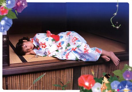 Fingering her pussy and ass in the pool, she looks so sexy