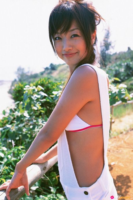 Risa Kudo is a Japanese babe who loves to get naked outdoors