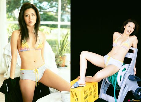 Ødelæggende asiatisk Haruna Yabuki viser sine store bryster og sin varme røv i en bikini