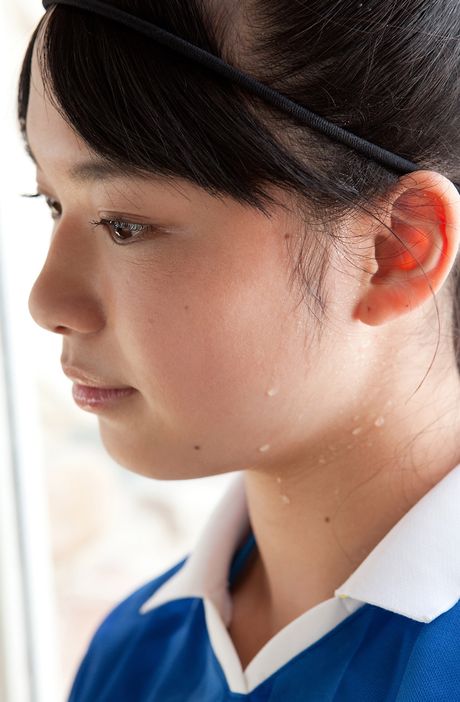 Sexy Japanese babe Tomoe Yamanaka highlights her perfect butt and her shaved pussy