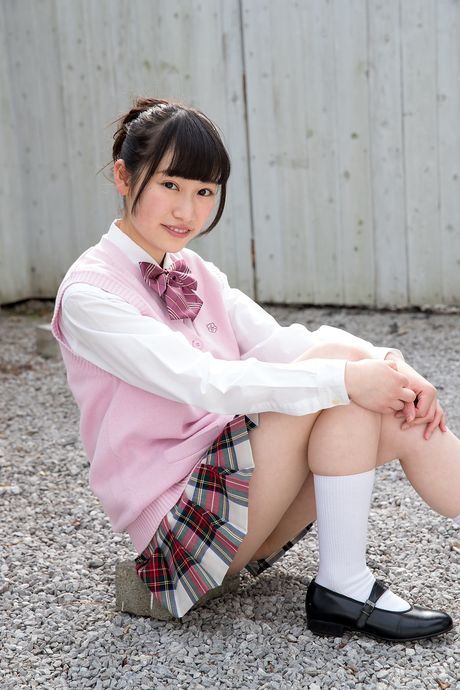 Asian teen Ayana Haduki gets naked in white knee socks and shoes