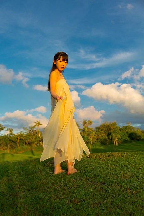 アジアのキュートな長澤茉里奈が大きな胸を誇示し、ソロで自然な姿を披露