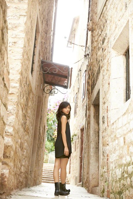 Haruna Kawaguchi is a Japanese beauty who loves to get naked