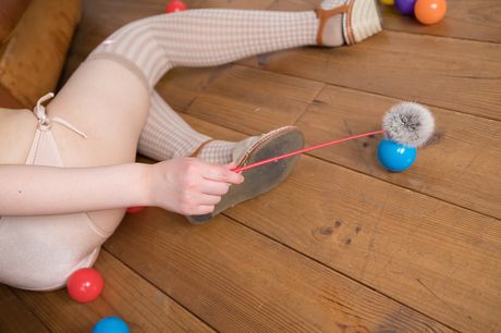 Asian babe Ayana Haduki flaunts her nice tits and poses in stockings