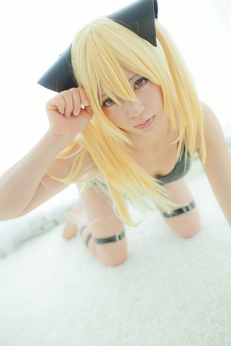 Light-haired Asian Momo shows her big boobs and poses in a fox costume