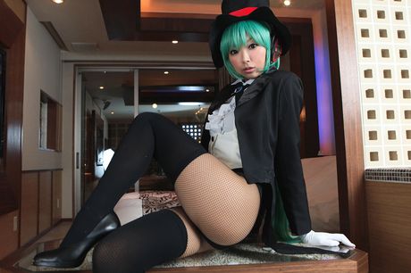 亞洲美女 Necosmo 穿著漁網襪秀出豐滿翹臀