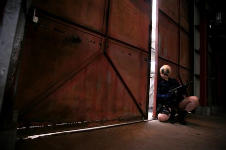 Asian model Higurashi Rin displays her perfect ass and poses in a solo