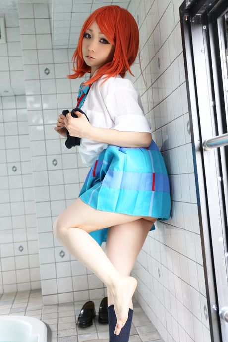 Redhead schoolgirl Higurashi Rin strips to her stockings and poses