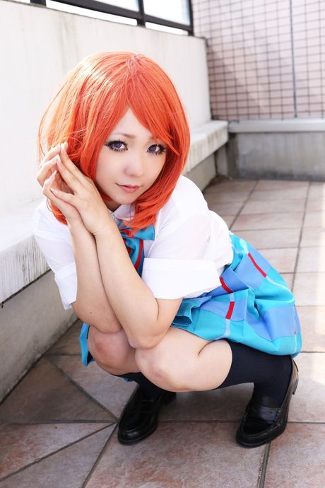 Redhead schoolgirl Higurashi Rin strips to her stockings and poses