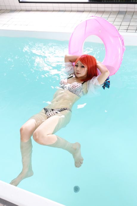 Redhead schoolgirl Higurashi Rin strips to her stockings and poses