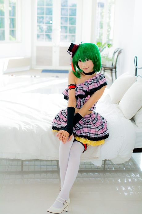 亞洲美女 Yuki Mashiro 戴著帽子和手套裸體