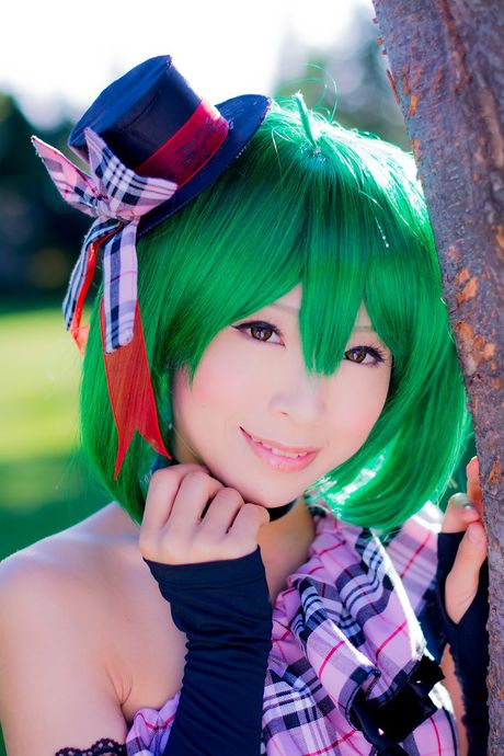 緑の髪とチェック柄のスカートだけがユキの唯一の持ち物だ