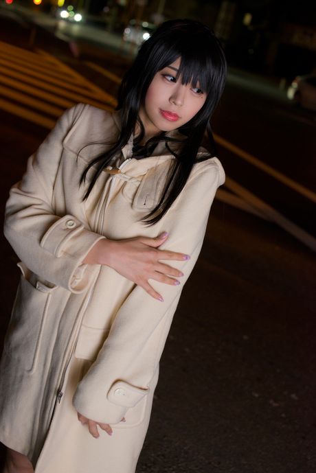 深色頭髮的少女 Sundome Iinkai 在運動後嘴裡充滿了精液