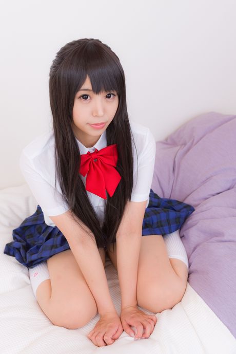 亞洲美女 Sundome Iinkai 展示她美麗的乳房並獨自擺姿勢