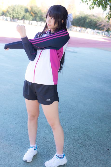 亞洲美女 Sundome Iinkai 展示她的小乳房並獨自擺姿勢