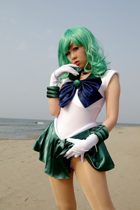 Sømand Fuuka Setsugetsu viser sin sexede krop frem i hvide handsker