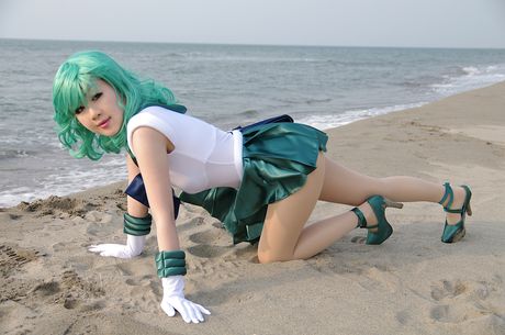 Sømand Fuuka Setsugetsu viser sin sexede krop frem i hvide handsker