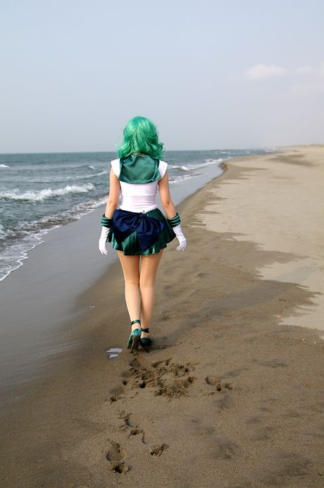 Sømand Fuuka Setsugetsu viser sin sexede krop frem i hvide handsker