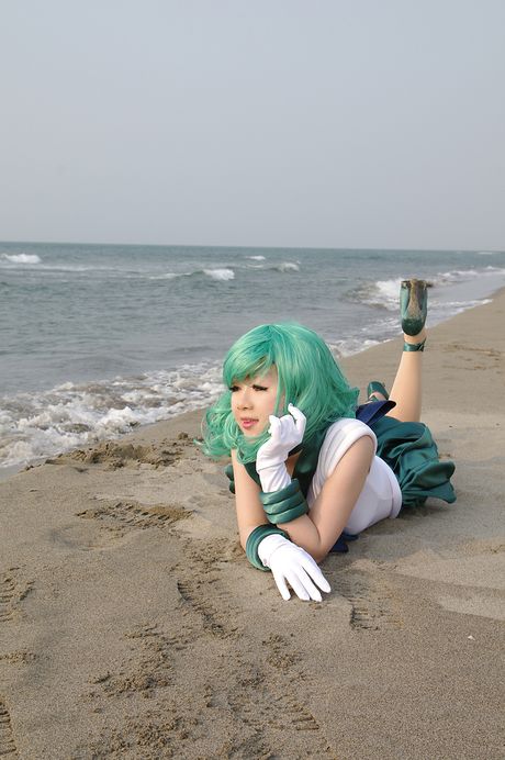 Sømand Fuuka Setsugetsu viser sin sexede krop frem i hvide handsker