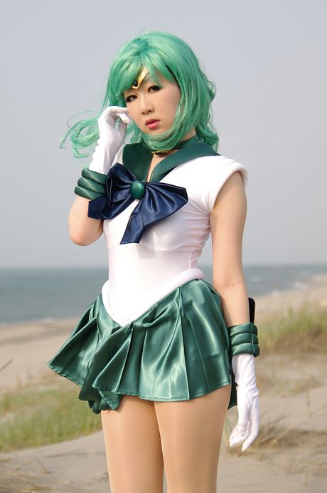 Sømand Fuuka Setsugetsu viser sin sexede krop frem i hvide handsker