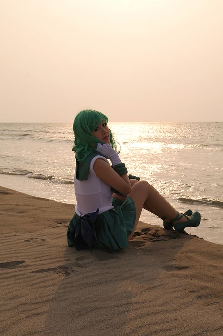 Sømand Fuuka Setsugetsu viser sin sexede krop frem i hvide handsker