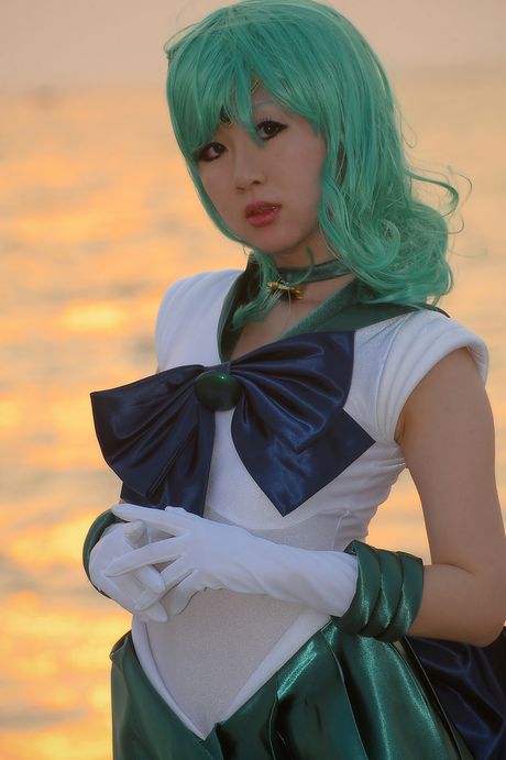 Sømand Fuuka Setsugetsu viser sin sexede krop frem i hvide handsker