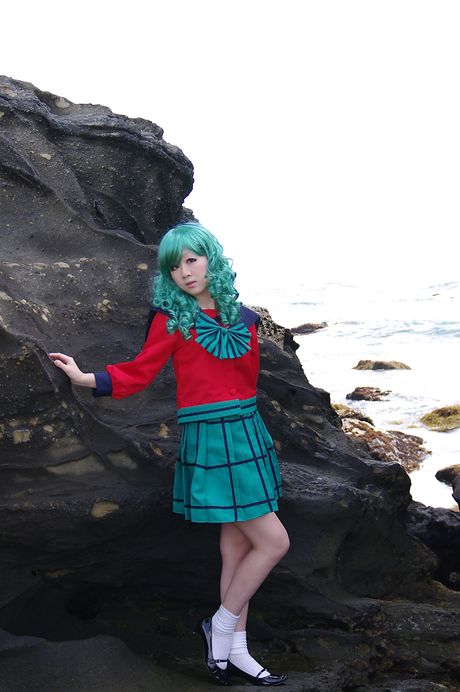 Dejlig japansk skolepige Fuuka Setsugetsu fremhæver sin varme krop og poserer solo