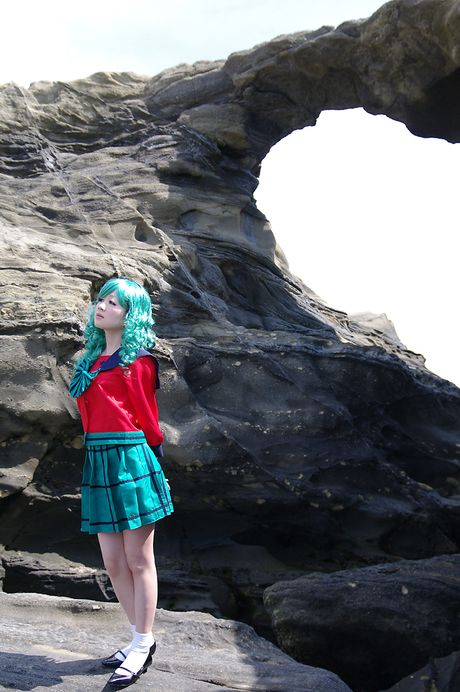 Dejlig japansk skolepige Fuuka Setsugetsu fremhæver sin varme krop og poserer solo